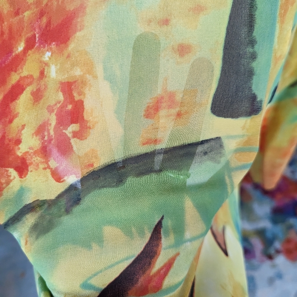 100% Silk Chico's Semi-sheer Floral Blouse - Picture 5 of 10